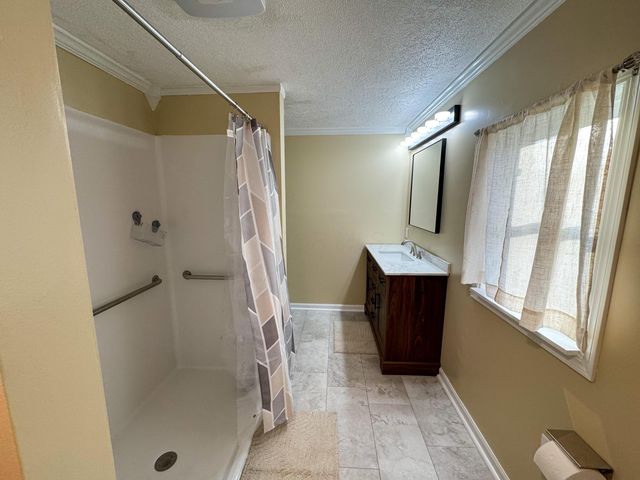 1097 Forest Drive, Columbus, OH 43223