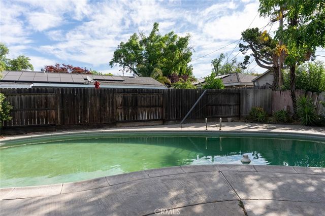 635 Brookdale, Merced, CA 95340