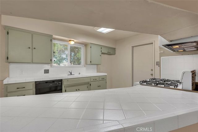 635 Brookdale, Merced, CA 95340