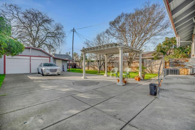 1221 N Lincoln St, Stockton, CA 95203