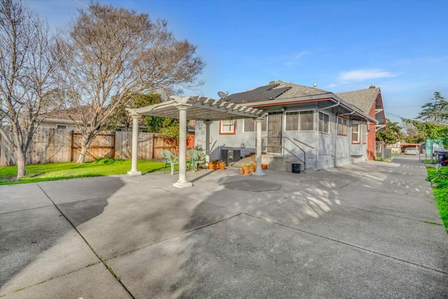 1221 N Lincoln St, Stockton, CA 95203