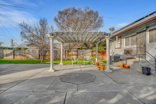 1221 N Lincoln St, Stockton, CA 95203