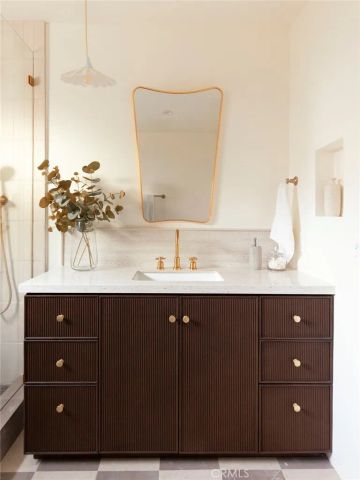 3554 S Sycamore, Los Angeles, CA 90016