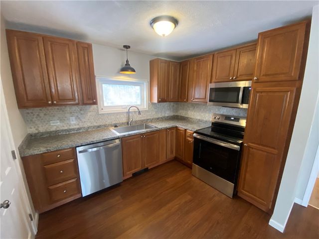 35 2nd Avenue, Greece, NY 14612