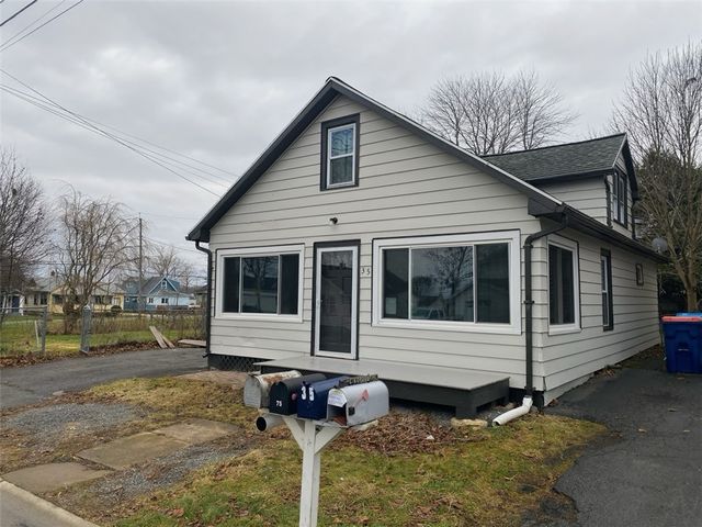 35 2nd Avenue, Greece, NY 14612