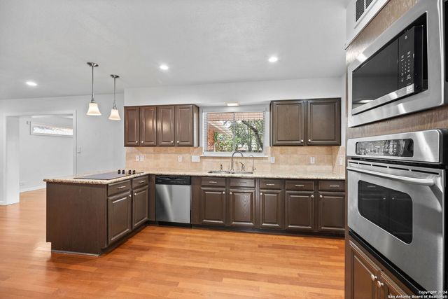 202 DONELLA DR, San Antonio, TX 78232