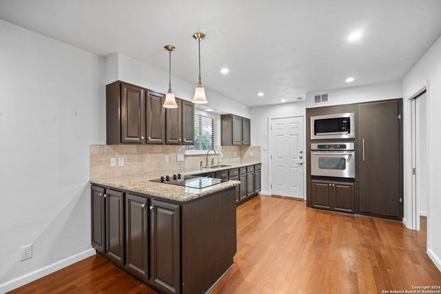 202 DONELLA DR, San Antonio, TX 78232