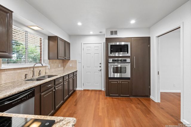 202 DONELLA DR, San Antonio, TX 78232