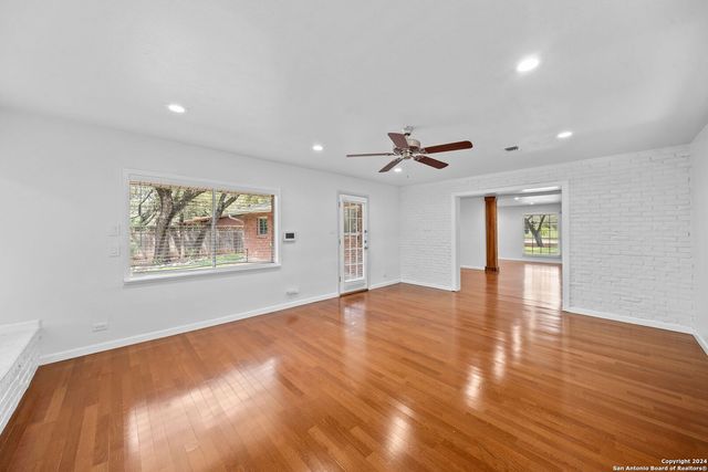 202 DONELLA DR, San Antonio, TX 78232