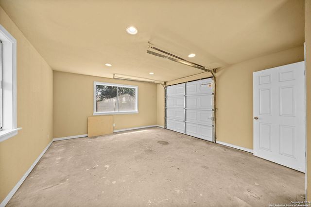 202 DONELLA DR, San Antonio, TX 78232