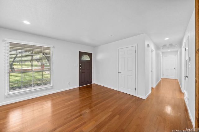 202 DONELLA DR, San Antonio, TX 78232