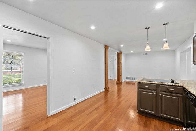 202 DONELLA DR, San Antonio, TX 78232