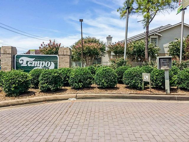 11963 Bob White 854, Houston, TX 77035