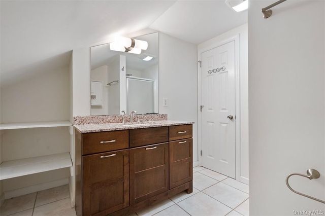 25 Gardners Lane A, Hampton Bays, NY 11946