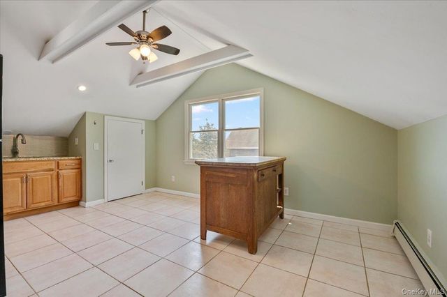 25 Gardners Lane A, Hampton Bays, NY 11946