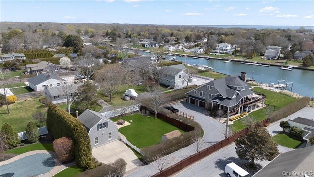 25 Gardners Lane A, Hampton Bays, NY 11946