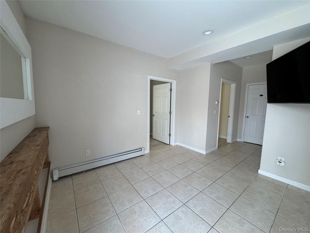 25 Gardners Lane A, Hampton Bays, NY 11946