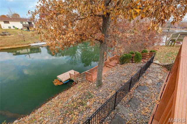 109 Spruce Court, Brighton, IL 62012