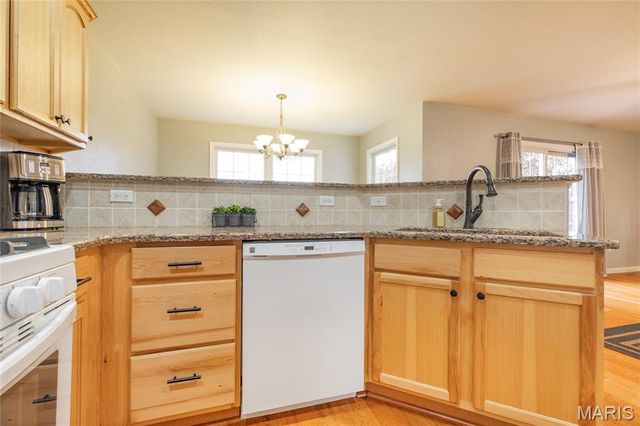 109 Spruce Court, Brighton, IL 62012