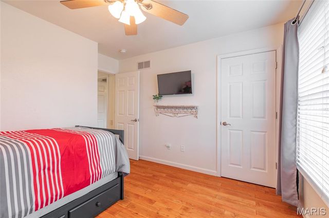 109 Spruce Court, Brighton, IL 62012