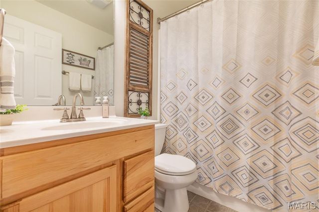 109 Spruce Court, Brighton, IL 62012