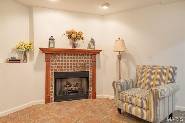 109 Spruce Court, Brighton, IL 62012