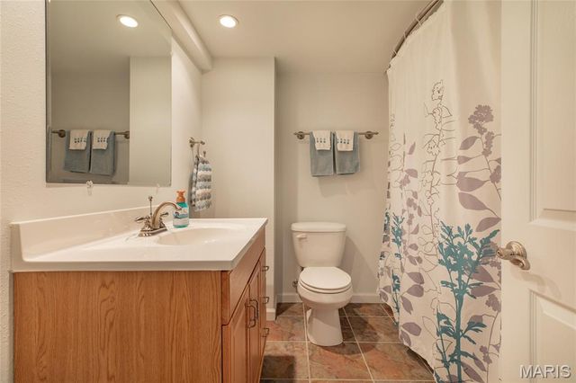 109 Spruce Court, Brighton, IL 62012