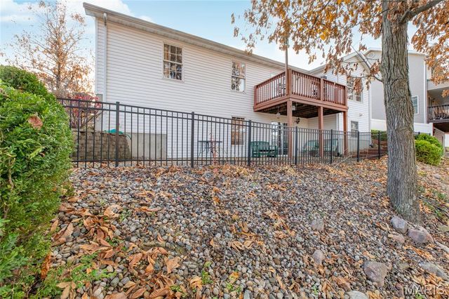 109 Spruce Court, Brighton, IL 62012