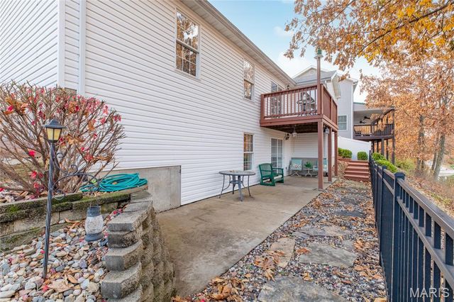 109 Spruce Court, Brighton, IL 62012