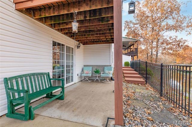 109 Spruce Court, Brighton, IL 62012