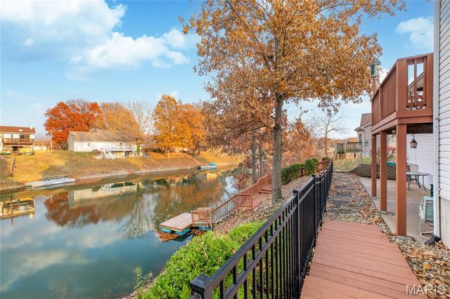 109 Spruce Court, Brighton, IL 62012