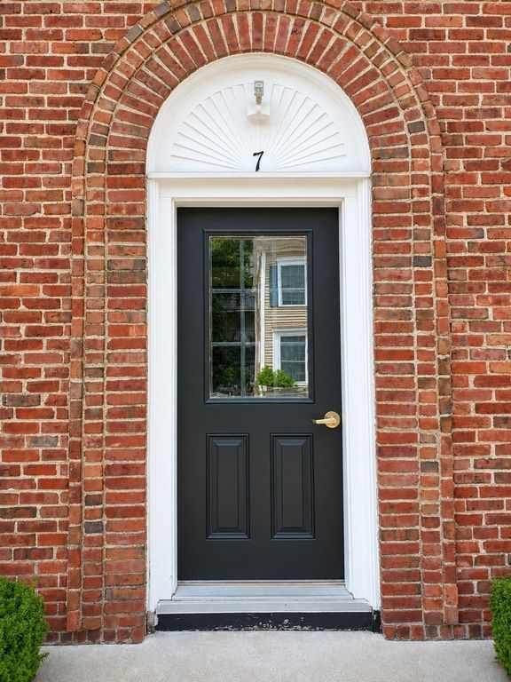 7 Shanley 2, Boston, MA 02135