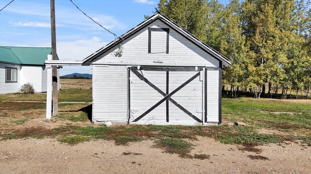 8405 W Antler Rd, Deer Park, WA 99006