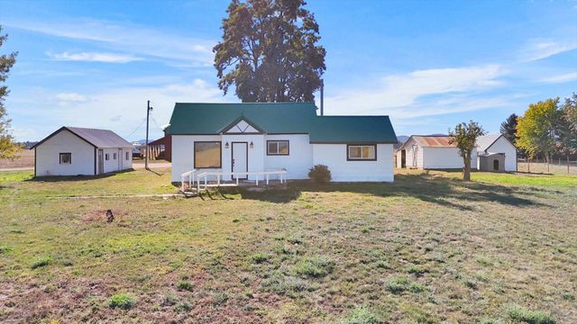 8405 W Antler Rd, Deer Park, WA 99006