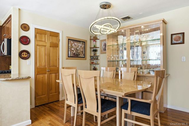 7 Bartel Place, South Huntington, NY 11746