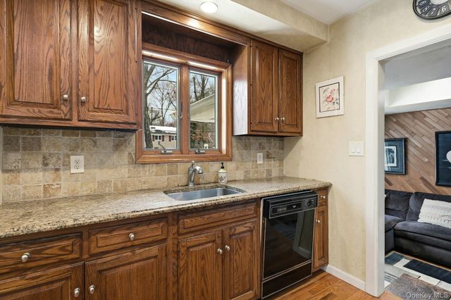 7 Bartel Place, South Huntington, NY 11746