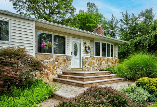 7 Bartel Place, South Huntington, NY 11746