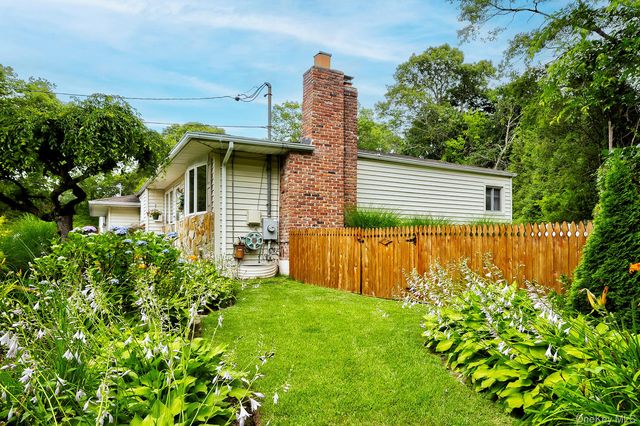 7 Bartel Place, South Huntington, NY 11746