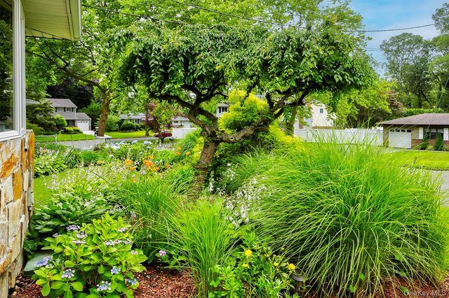 7 Bartel Place, South Huntington, NY 11746