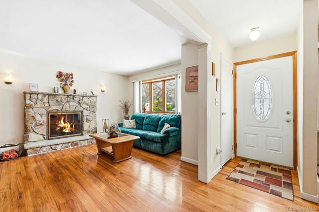 7 Bartel Place, South Huntington, NY 11746