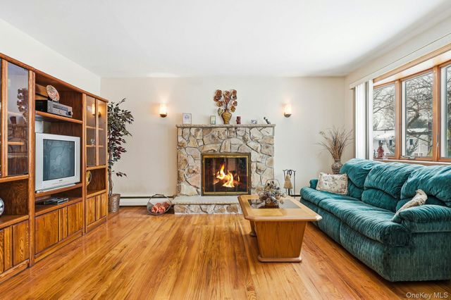 7 Bartel Place, South Huntington, NY 11746