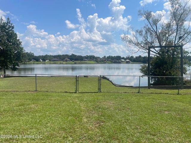 18356 Shaw Road, Saucier, MS 39574