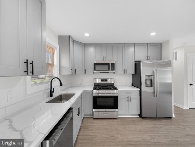 8608 GIRARD ST, Hyattsville, MD 20785