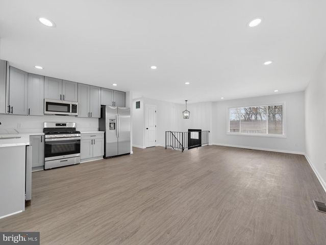 8608 GIRARD ST, Hyattsville, MD 20785