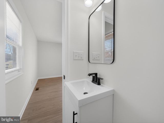 8608 GIRARD ST, Hyattsville, MD 20785