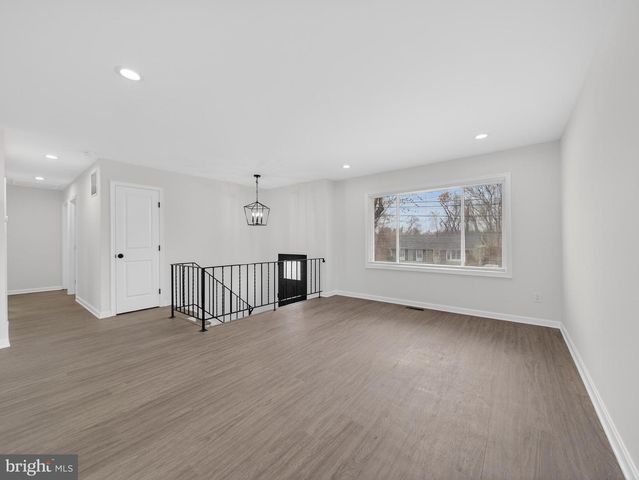 8608 GIRARD ST, Hyattsville, MD 20785