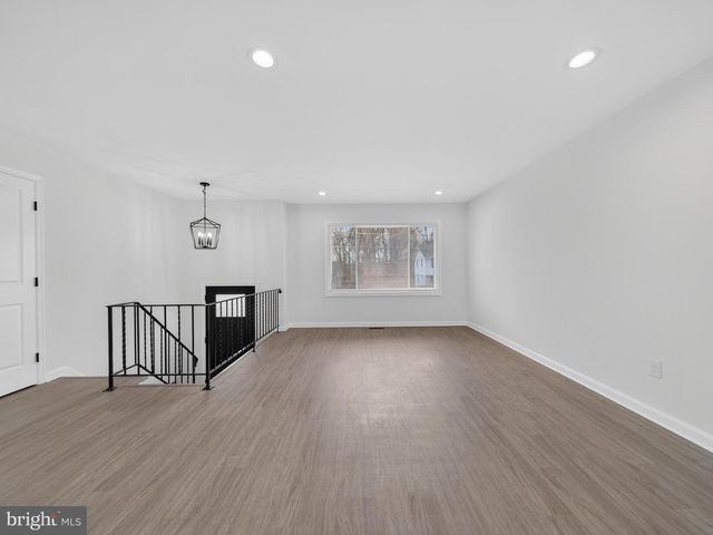 8608 GIRARD ST, Hyattsville, MD 20785