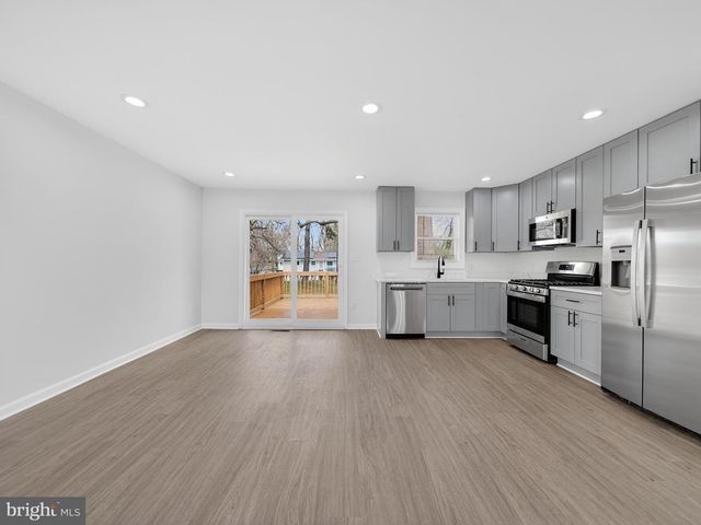 8608 GIRARD ST, Hyattsville, MD 20785