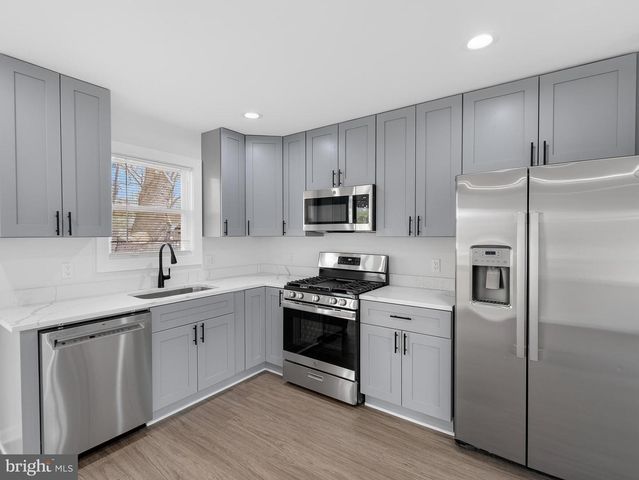 8608 GIRARD ST, Hyattsville, MD 20785