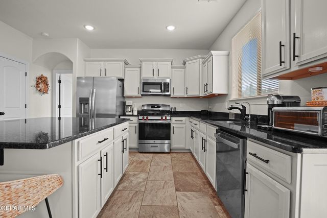 230 GONZALO Circle, El Paso, TX 79932